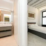 Lakefront And Downtown Within Walking Distance! * Côme