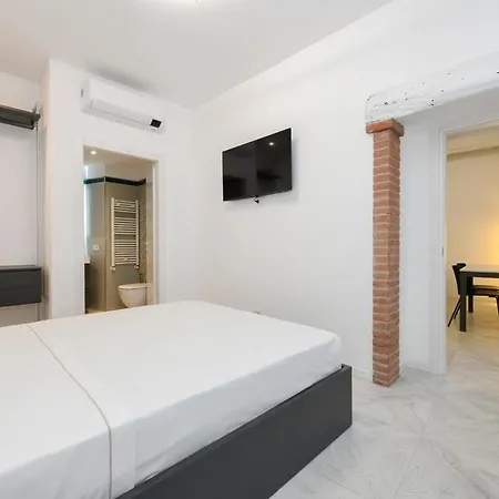 Lakefront And Downtown Within Walking Distance! Appartement Como