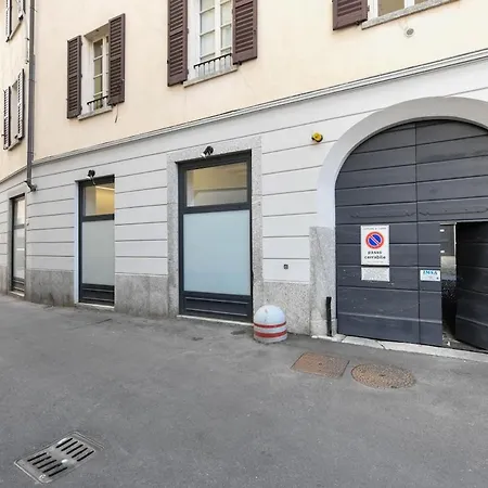 Apartment Lakefront And Downtown Within Walking Distance!