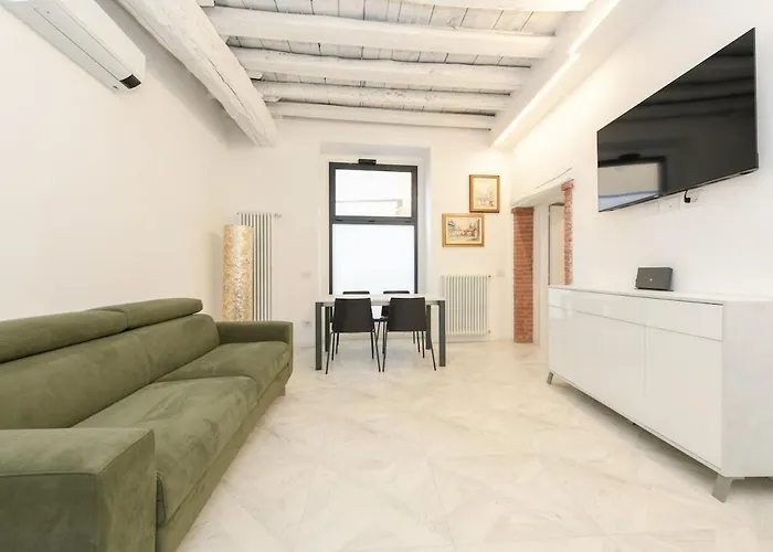 Lakefront And Downtown Within Walking Distance! Apartamento *