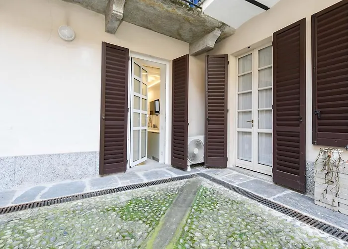 Lakefront And Downtown Within Walking Distance! Appartement