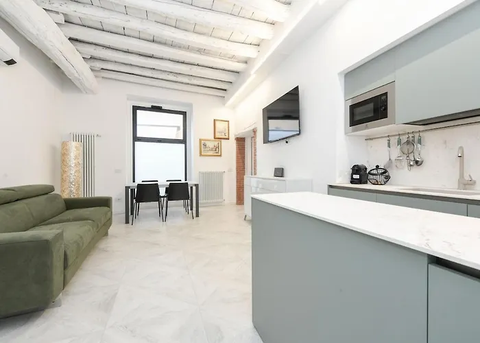 Apartamento Lakefront And Downtown Within Walking Distance! *