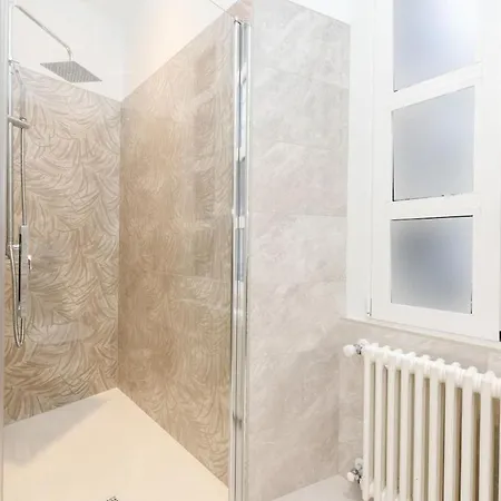 דירה Lakefront And Downtown Within Walking Distance! קומו